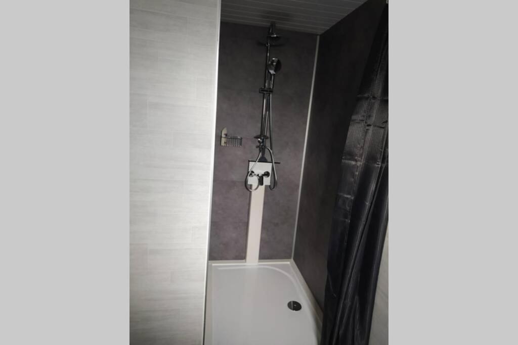 Tiny House Apartment Amécourt Екстериор снимка